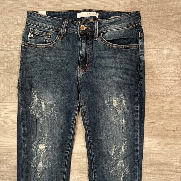 KanCan Estilo Distressed Skinny Jeans - Picture 3 of 10